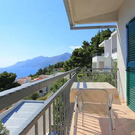 Apartamento With Parking Space Brela, Makarska - 6043
