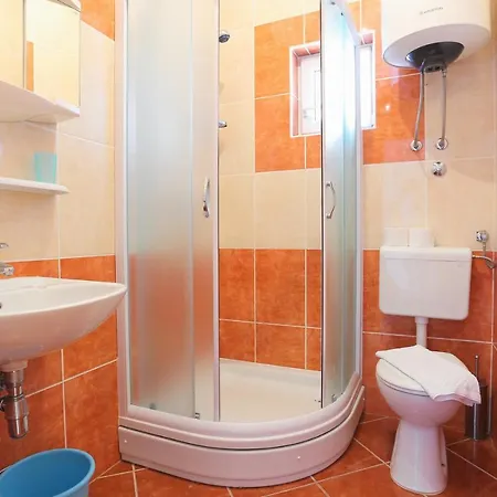 Apartamento With Parking Space Brela, Makarska - 6043