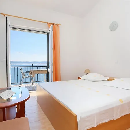 Apartamento With Parking Space Brela, Makarska - 6043
